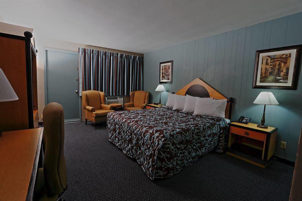Belmont Inn Sudbury Eksteriør bilde